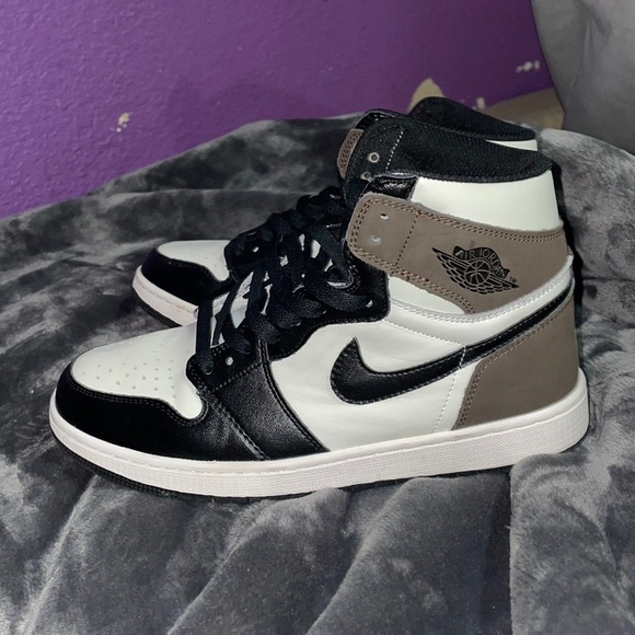 Air jordan 1 Retro High OG ‘Dark Mocha’ - Picture 3 of 5